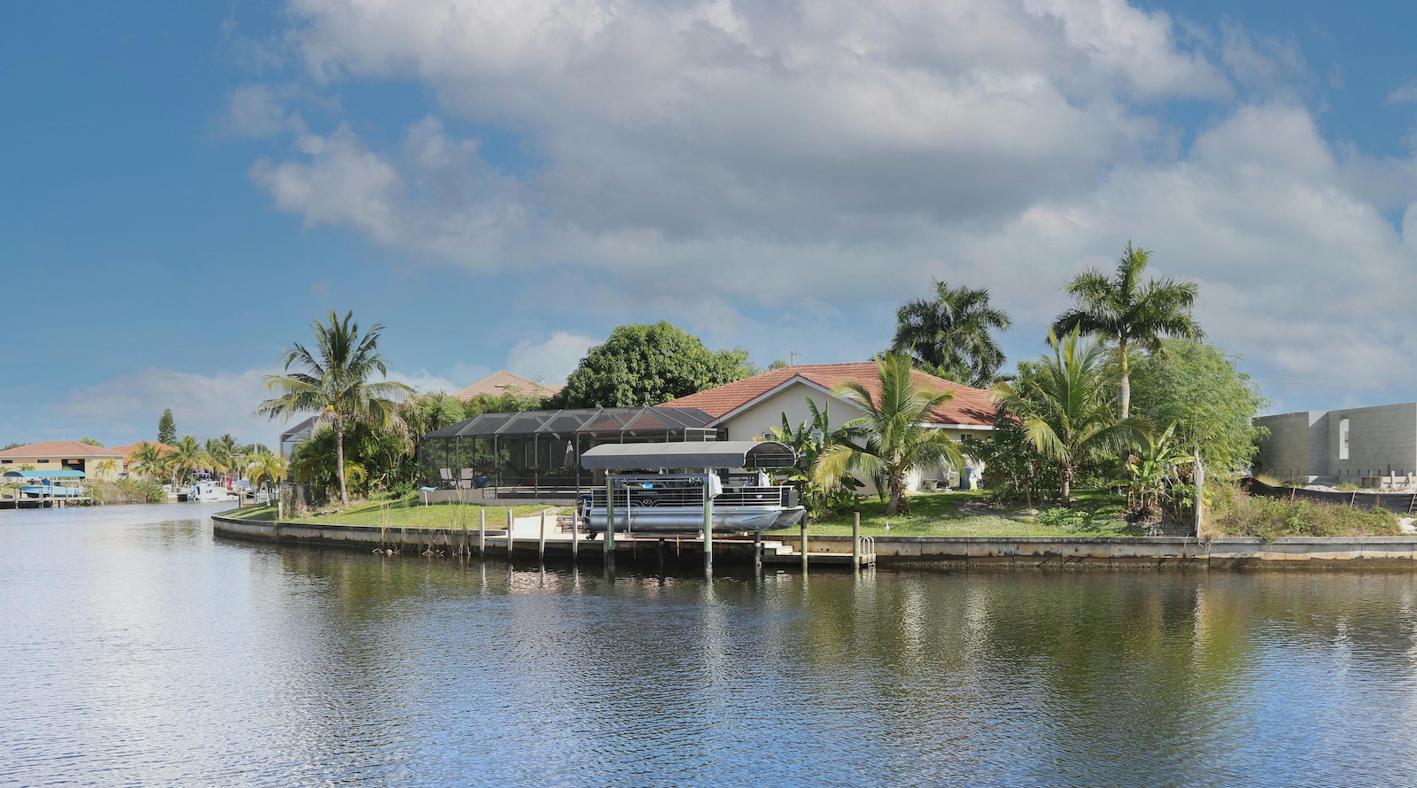 EDF_Florida's tweet card. Cape Coral was a booming real estate paradise a few years ago. Now, it is reportedly the “worst housing market in America.” Housing prices have dropped 11% in the past two years, with about 12,000...