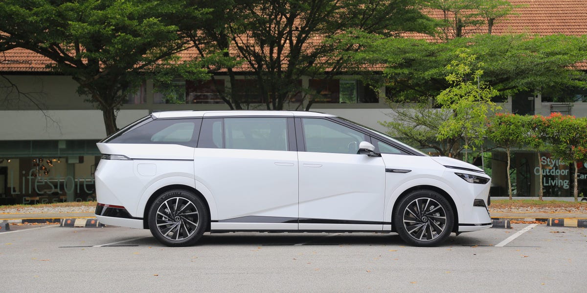 BusinessInsider's tweet card. XPeng, the Chinese company behind the car, isn't just making minivans, it's also dabbling in flying cars and robotics