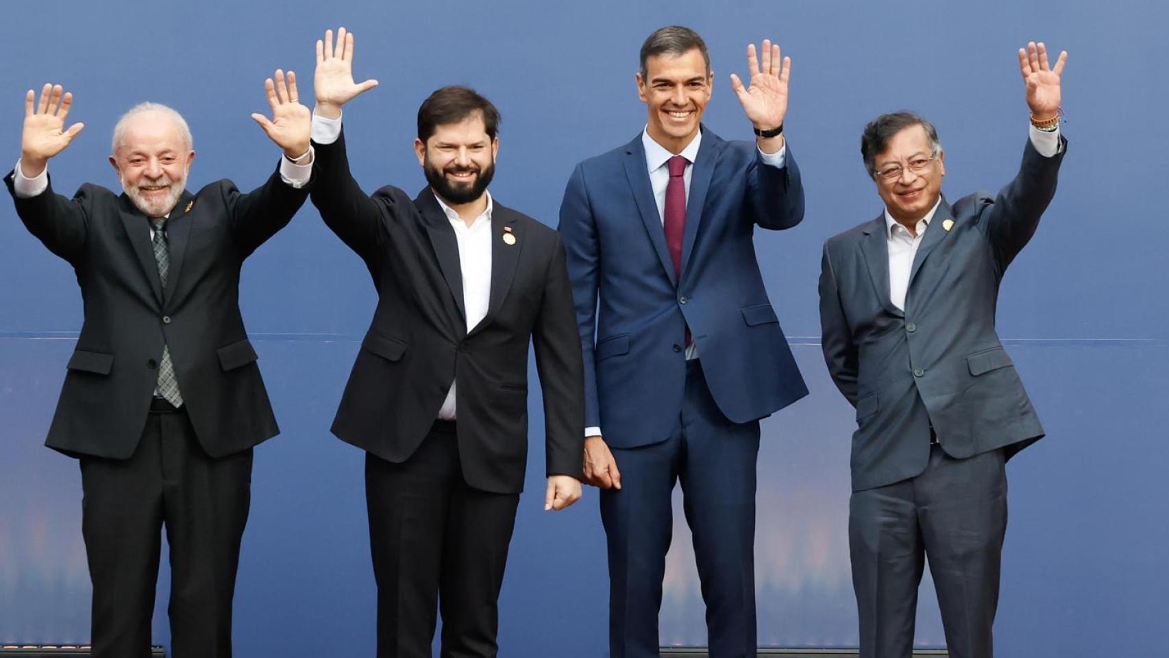 pedroj_ramirez's tweet card. Las empresas energéticas presionan al PP para que permita con su voto a favor o su abstención la convalidación del decreto 'antiapagones'. Más información: Sánchez llama a combatir a la