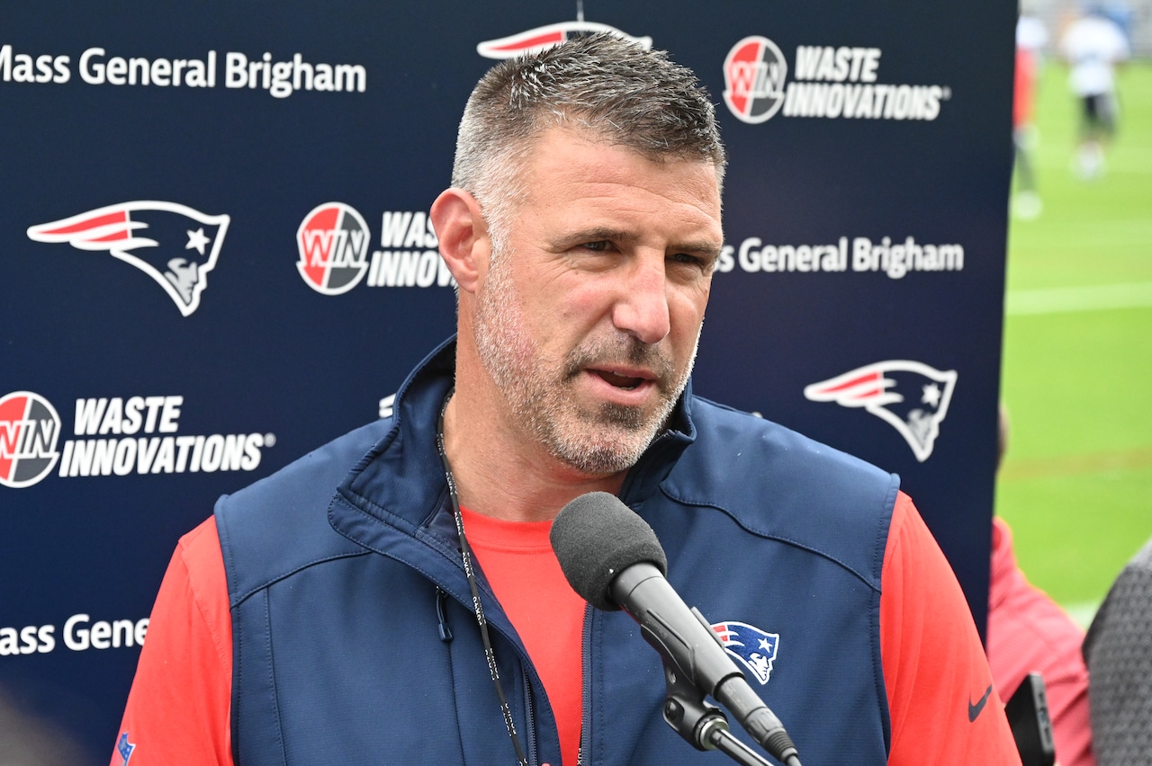 masslivesports's tweet card. Brenden Schooler discussed what Mike Vrabel brings to the table and how that's different from previous coaches.