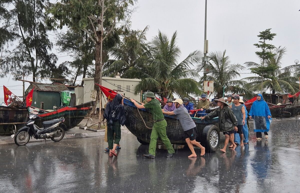 climate's tweet card. Tropical Storm Wipha is edging slowly toward Vietnam and is set to cross the coast near the northern port city of Haiphong around noon on Tuesday, bringing heavy rain that could lead to flash...