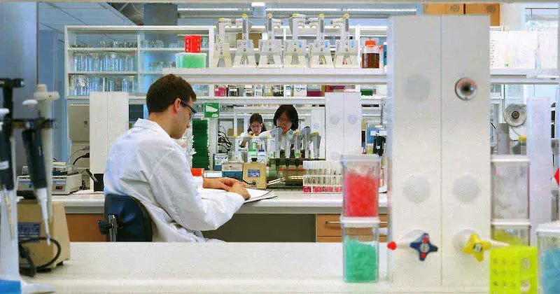 RobDamschen's tweet card. Virginia facility investment will be AstraZeneca’s largest yet. Maryland, Massachusetts, California, Indiana, Texas projects also planned.