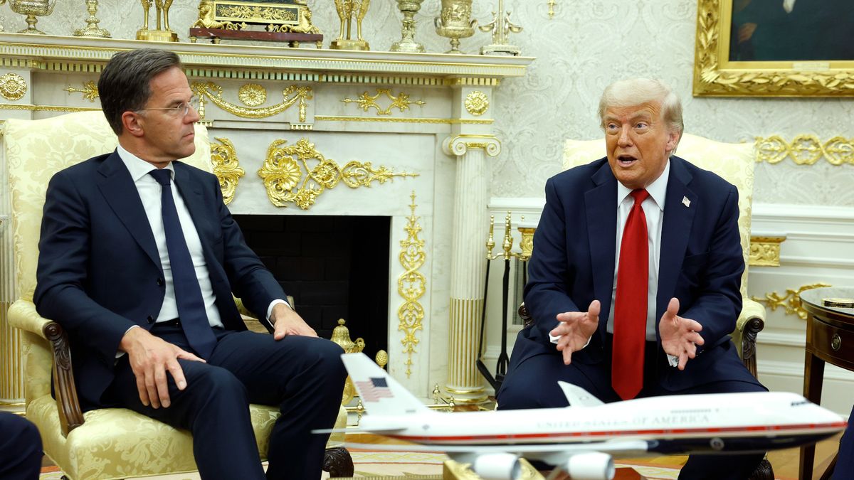 MCTothSTL's tweet card. Donald Trump reverses course, sending weapons to Ukraine and threatening Russia with tariffs