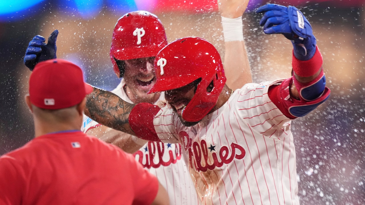 njdotcom's tweet card. It was a wacky way to end a ballgame at Citizens Bank Park.