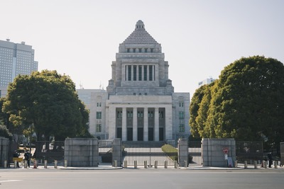 crx7601's tweet card. 1: 名無し 2025/07/28(月) 18:09:49.94 ID:FqneI7zN0 参議院選挙の結果を受け、参議院の野党7党の国対委員長が会談し、ガソリン税の暫定税率を廃止する法案について「来月の臨時国会で法案を提出したい」との認識で一致しました。 https://news.yahoo.co.jp/articles/c6