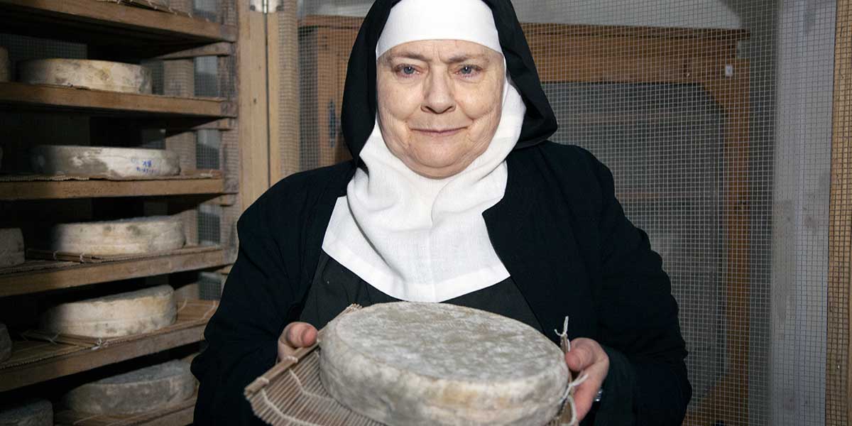 Plough's tweet card. Benedictine sister and cheesemaker, Noëlla Marcellino speaks with Margarita Mooney Suarez in The Wounds of Beauty: Seven Dialogues on Art and Education.