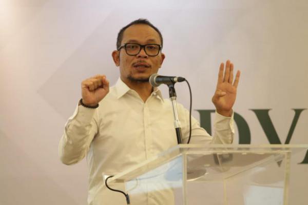 cakimiNOW's tweet card. PMII dan HMI bisa jadi dua jalan berbeda, tapi tujuannya sama: membentuk pemimpin yang siap mengabdi, bukan sekadar duduk. Dan jika dua jalan ini tidak saling menegasikan, tapi justru saling mengua...