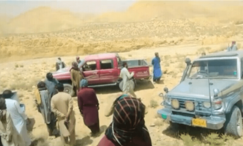 journobazai's tweet card. "Over a dozen suspects were present at the site of the killing, and police are conducting raids for more arrests,” says CM Bugti.