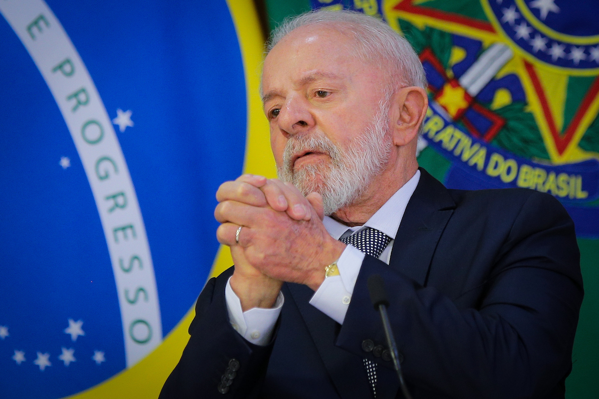 mariosabinof's tweet card. Na entrevista ao Jornal Nacional para falar sobre o tarifaço de Trump, Lula dourou a pílula, não disse toda a verdade e se fez de anjo