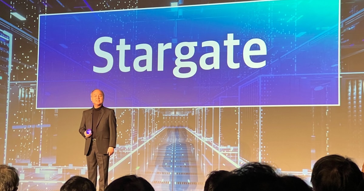 AIMIRAI46487's tweet card. 米紙ウォール・ストリート・ジャーナル(WSJ)は21日、ソフトバンクグループ(SBG)などの人工知能(AI)インフラ投資計画「スターゲート」が苦戦していると報じた。すぐに1000億ドル(約14兆円)を投資するとしていたが、年末までに小規模なデータセンターを建設する目標に縮小されているという。SBGの孫正義会長兼社長は1月、ホワイトハウスで米オープンAIのサム・アルトマン最高経営責任者(CEO)