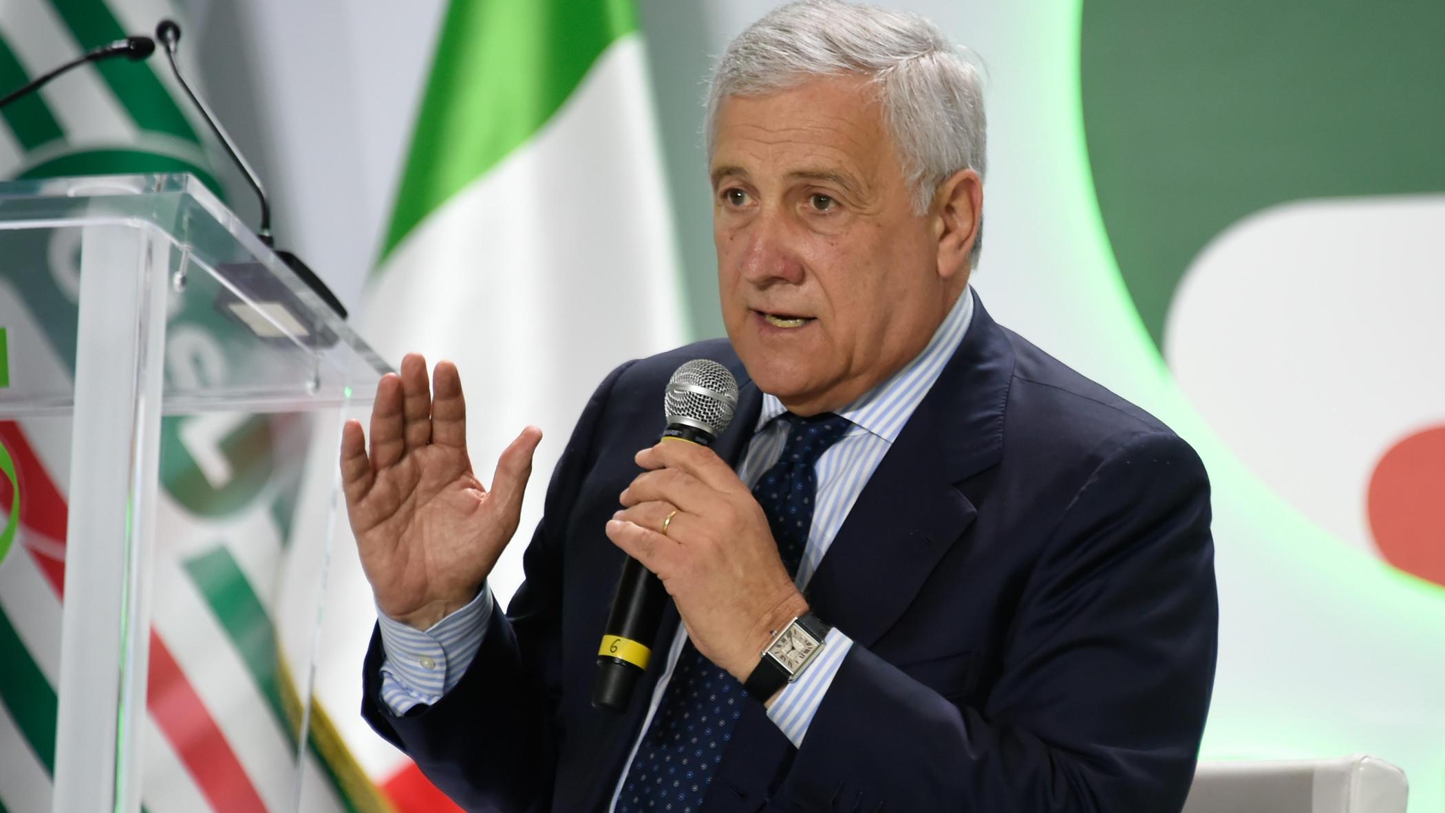 CesareSacchetti's tweet card. La Lega chiede le dimissioni del sindaco: “Si vada alle urne”. Il leader di Fi: “Azione scelga con noi il candidato”