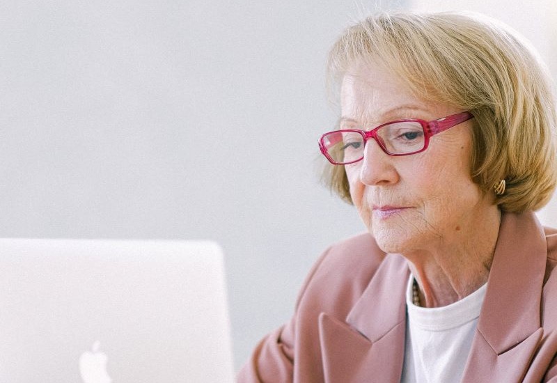 WB_DOL's tweet card. Only four in 10 working women have retirement accounts, and women save less income for retirement than men. We investigate the disparity and propose solutions.