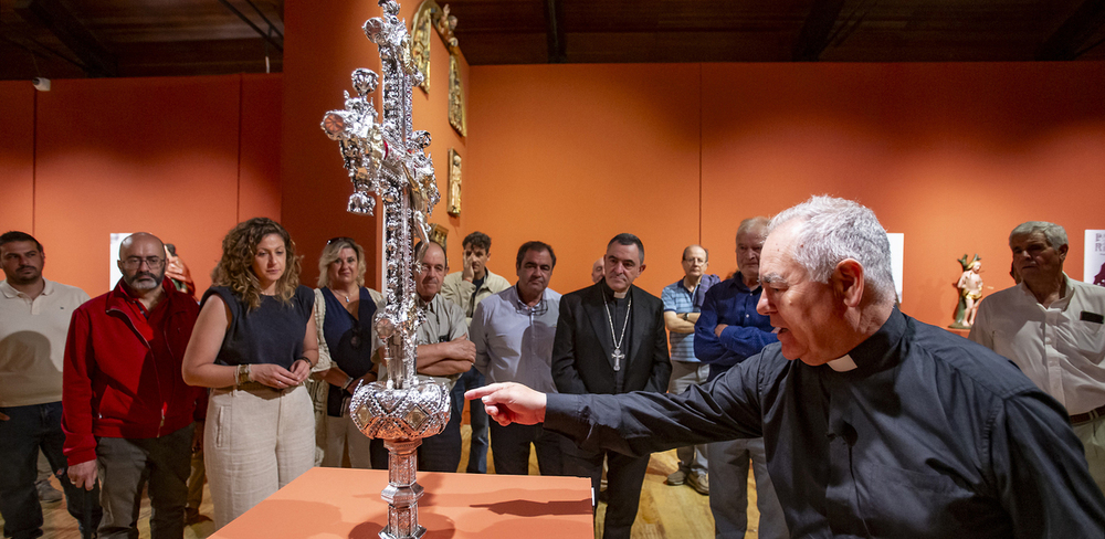 A_CR_E's tweet card. La Diputación y la Diócesis inauguran una nueva entrega de la exposición 'Patrimonio restaurado', que muestra 30 de las 44 obras de la undécima edición del taller