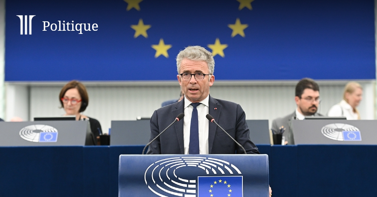 MatthieuFauroux's tweet card. L'eurodéputé présentera à la rentrée un rapport d'initiative consacré au financement de la défense européenne. Parmi ses recommandations figure le durcissement des critères d'accès au fonds