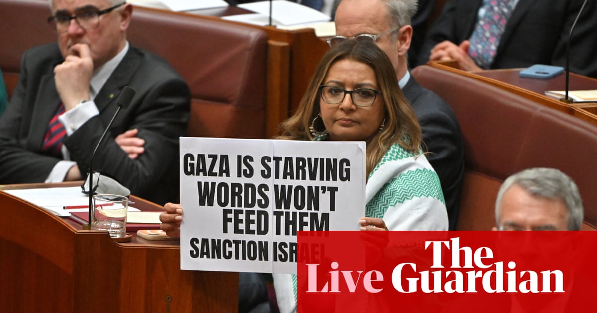 Hadfickla's tweet card. Follow today’s news live