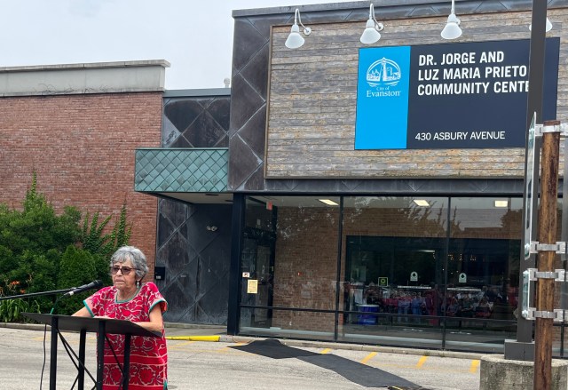 chicagotribune's tweet card. Evanston named a community center for Dr. Jorge and Luz Maria Prieto, who led efforts to provide healthcare for Mexican immigrants.