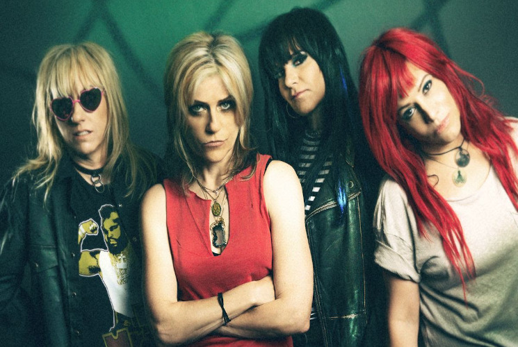mondo_sonoro's tweet card. La mítica banda de punk-grunge L7 celebra cuatro décadas de trayectoria con un concierto muy especial en su ciudad natal....