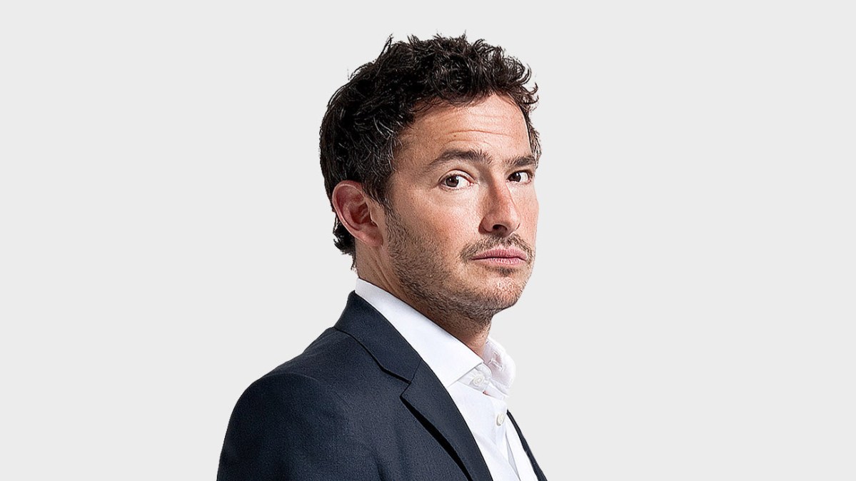gilescoren's tweet card. Taking the knee hasn’t stopped racism, but England women’s football team have only just realised it