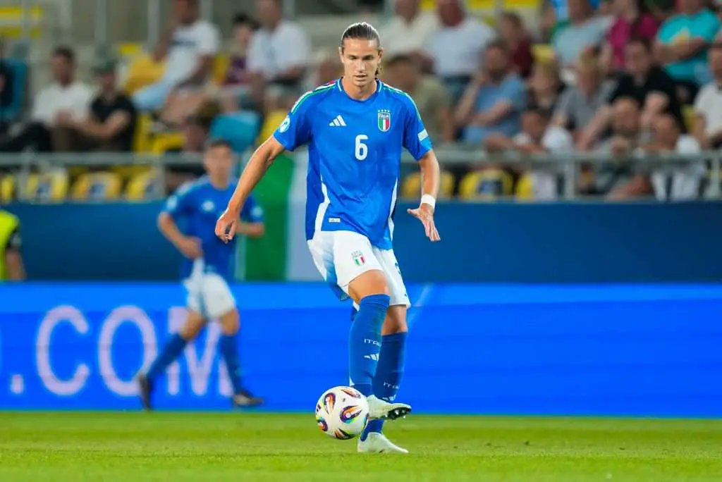 _GIFN's tweet card. Serie A giants Roma are making key progress in a move for Hellas Verona's Daniele Ghilardi.