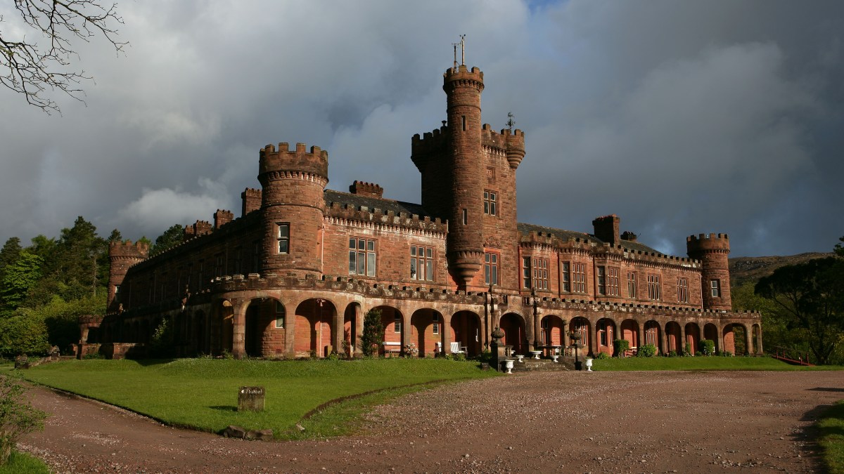 timespolitics's tweet card. Lorna Slater is said to have ‘wrongly declared’ that locals on the island of Rum were against a sale of Kinloch Castle