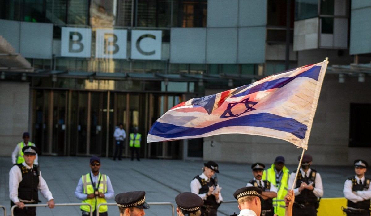 lazebnic's tweet card. It is plain to most that the BBC is biased towards Israel, but that hasn’t stopped a tsunami of coverage claiming the reverse is the case, reports Des Freedman You might think that the world has...
