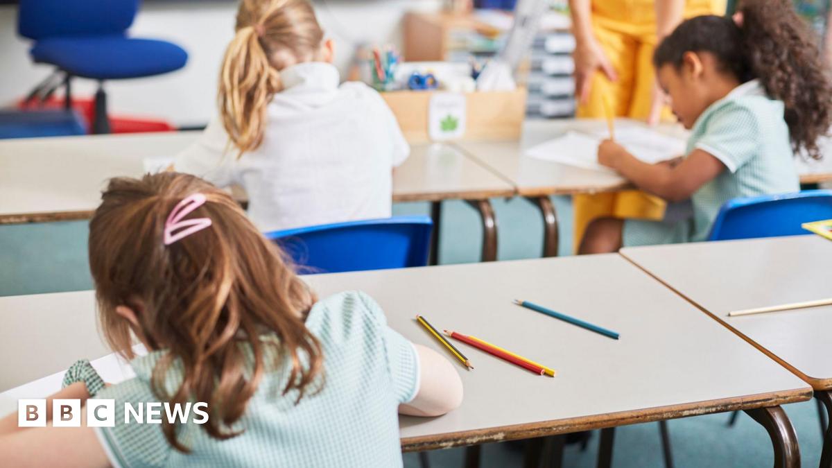 BBCNewsNI's tweet card. The figure of 24% compares to 31.2% who would prefer their child to be at an integrated school.