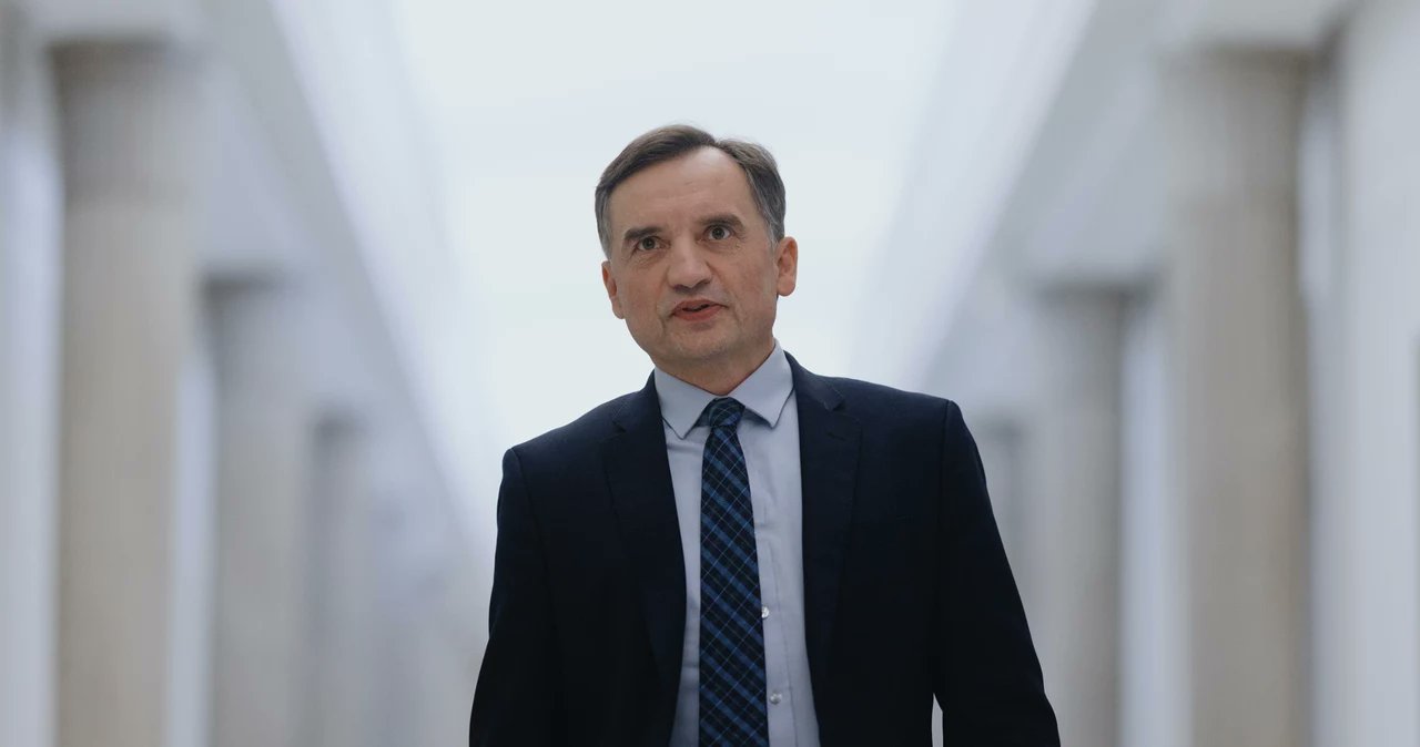 Morgenstern616's tweet card. Były minister sprawiedliwości Zbigniew Ziobro znów będzie operowany. Termin zabiegu wyznaczono na najbliższy czwartek, a operacja odbędzie się w Brukseli. Tymczasem w tym tygodniu Sejm ma