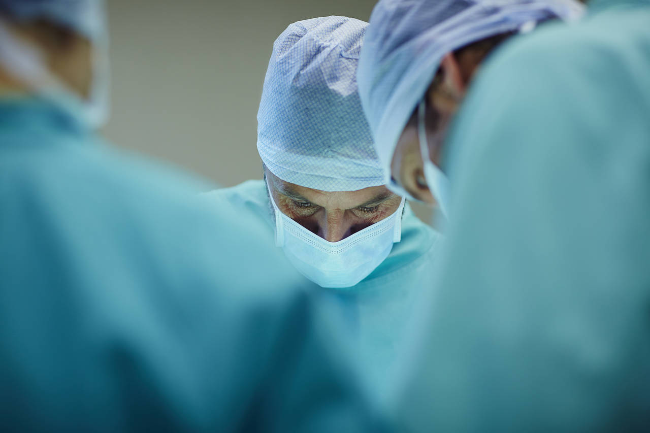 hasaqd's tweet card. Over four decades, a neurosurgeon has learned that complacency is the worst of all surgical sins.