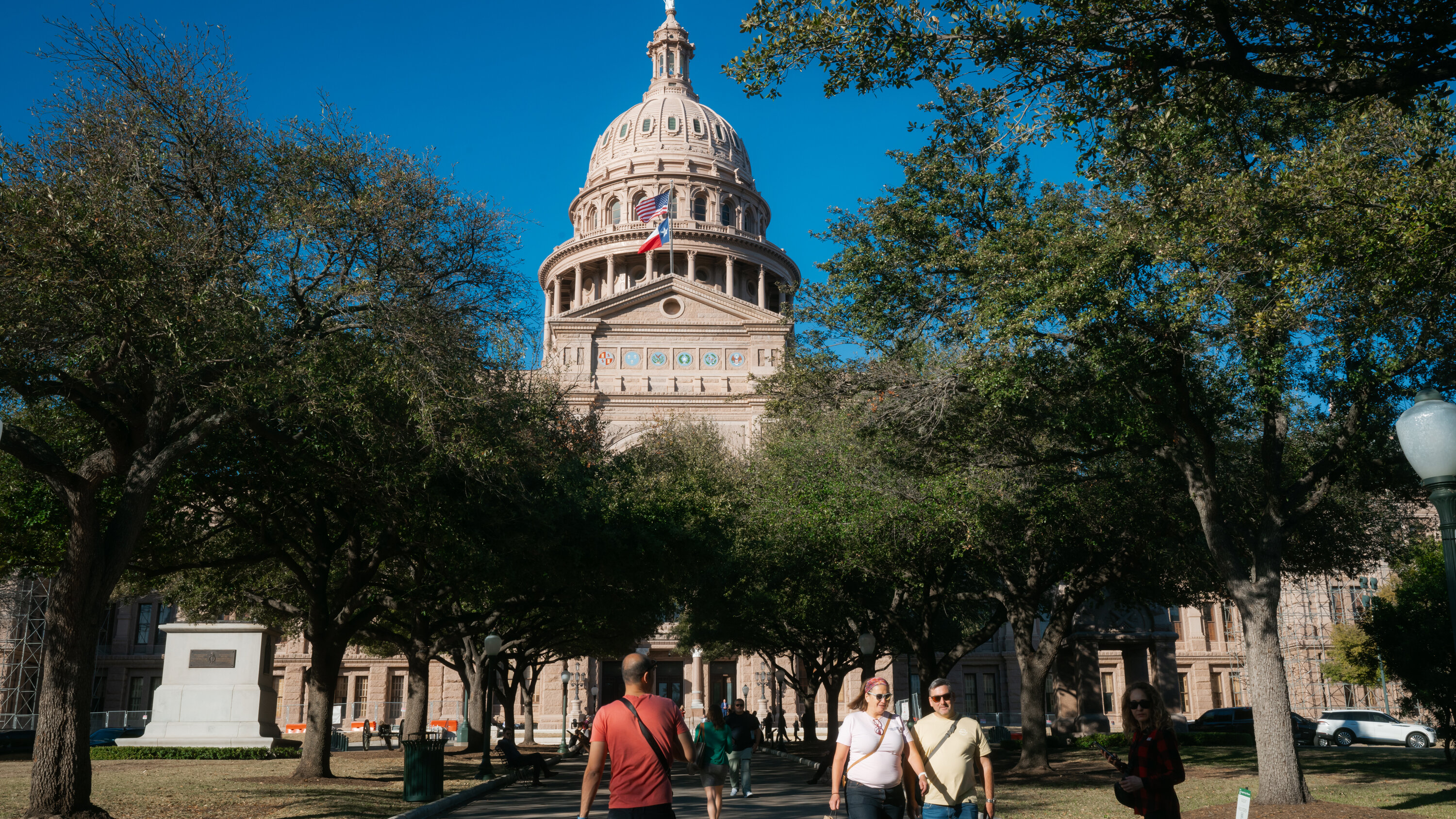 hakeemjeffries's tweet card. A rare mid-decade redistricting push has unnerved some Texas Republicans, who worry a drive to harm Democrats could end up endangering G.O.P. incumbents in 2026.
