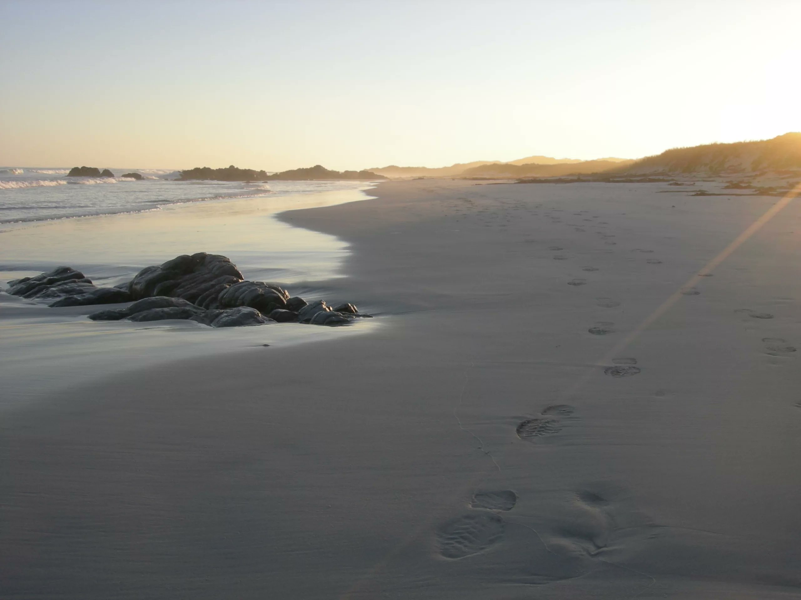 GetawayMagazine's tweet card. With misty mountains, fireside farmstays, and brooding coastlines, the Overberg in winter transforms into South Africa’s sultriest season.