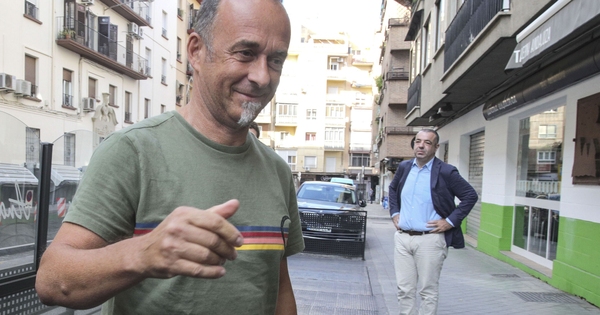 alecnet's tweet card. Tras denegarlo la Audiencia Provincial de Granada, el Constitucional inadmite el recurso de la mujer granadina, que tendrá que devolver a su expareja a su hijo Daniel este martes a las 11:00