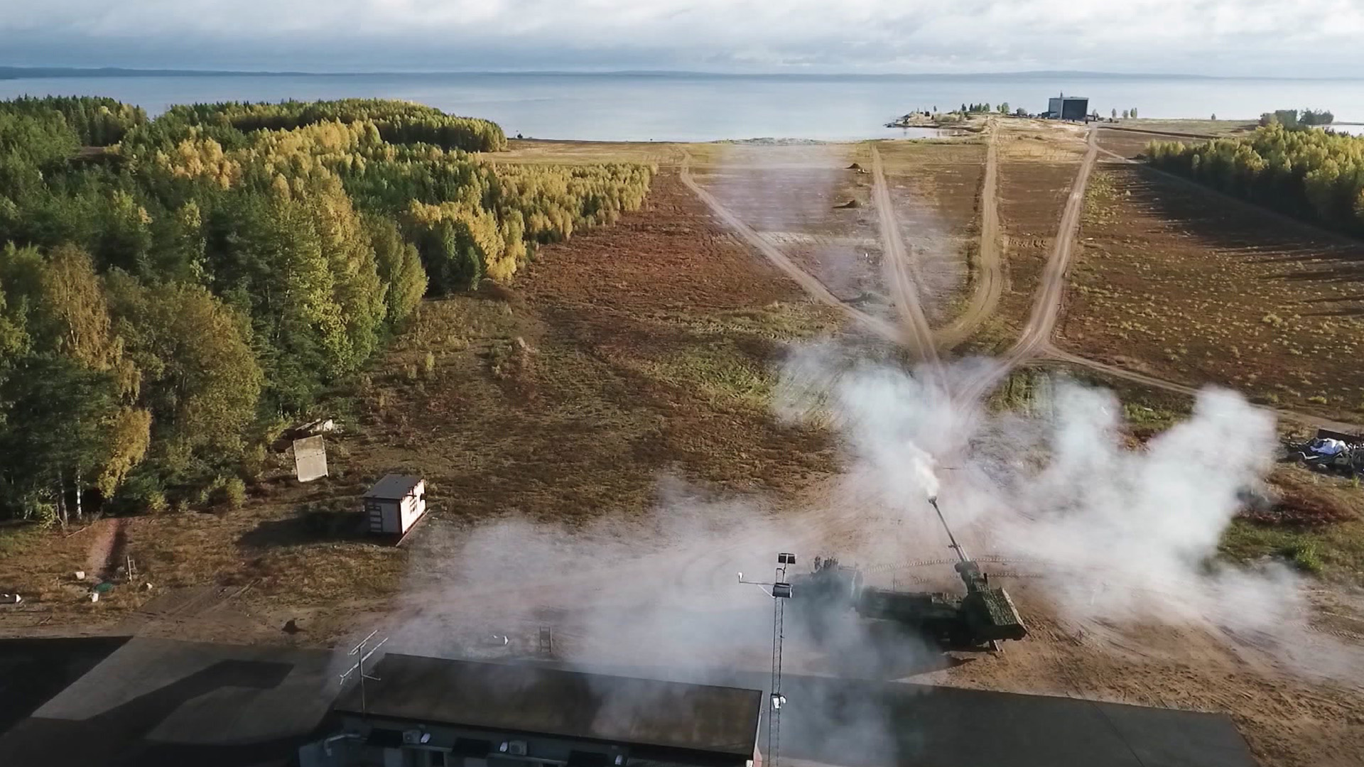 tv4filippa's tweet card. Sverige köper artilleriammunition för över fem miljarder till Archersystemet. FMV tecknar avtal med Rheinmetall och Nammo för att stärka försvaret.