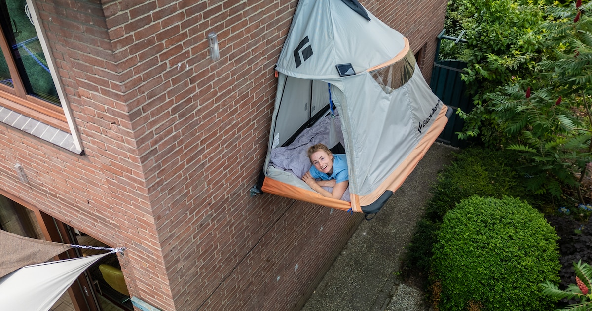 MartjanKuit's tweet card. B&B’s zijn er in alle soorten en maten. Maar in Rheden is wel een heel bijzondere te vinden. Aan de buitenmuur van haar huis heeft Elza een bergbeklimmerstentje gehangen dat je kunt huren. ‘Er zijn...