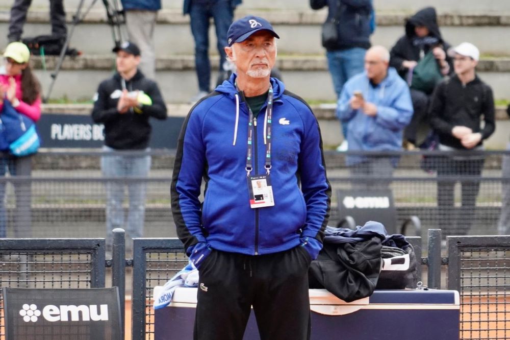 Ubitennis's tweet card. Tennis - ATP | L'ex preparatore del n° 1 del mondo, con cui si è separato prima di Wimbledon 2025, entra nel team del classe 2003 danese