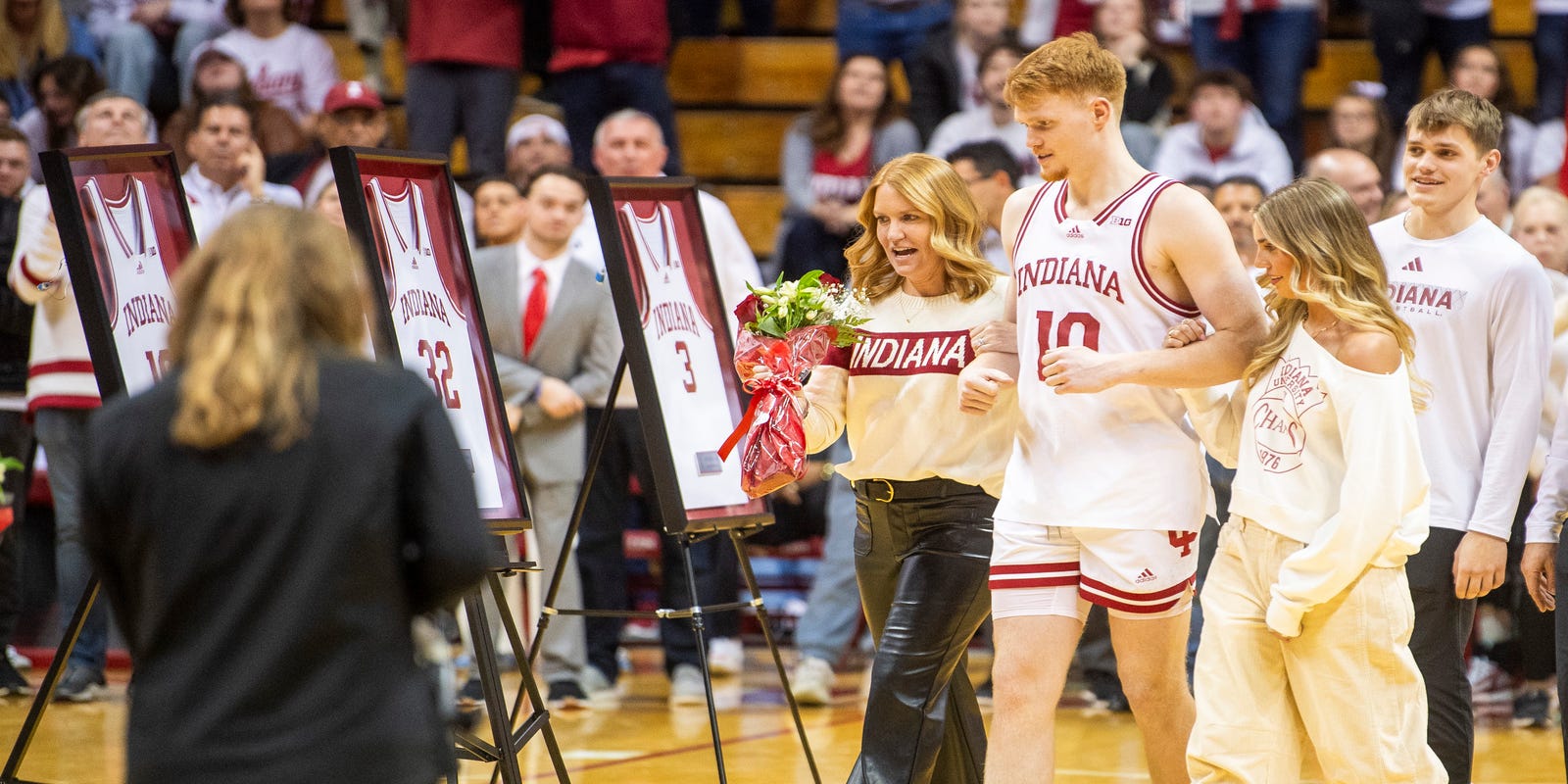 Sports_Aaron's tweet card. Luke Goode spent several weeks preparing as if he'd be granted a medical redshirt. Here's why he thinks highly of first-year Hoosiers coach Darian DeVries.