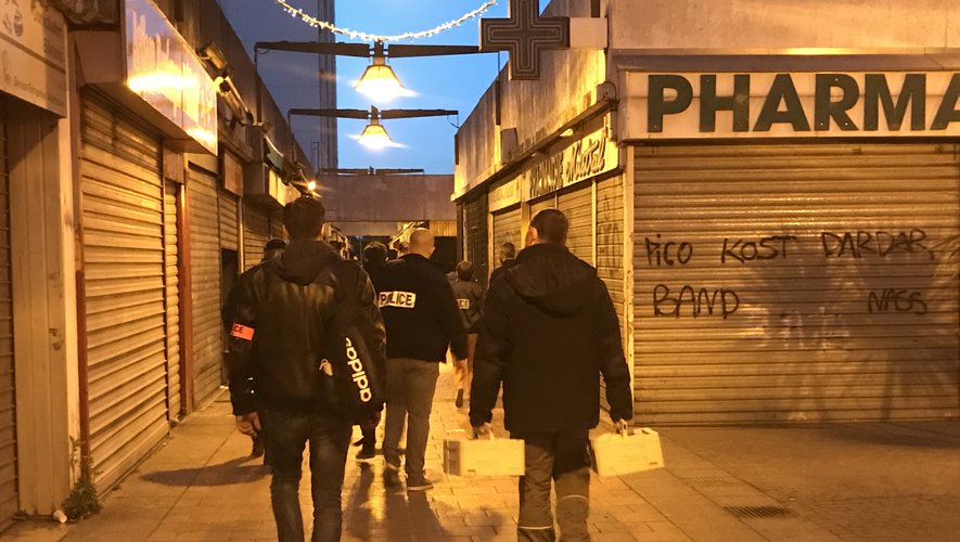 lotuseatersnews's tweet card. The city of Nîmes has become the first major French city to implement a nightly curfew for minors under the age of 16, as authorities scramble to respond to an intensifying wave of gang violence,...