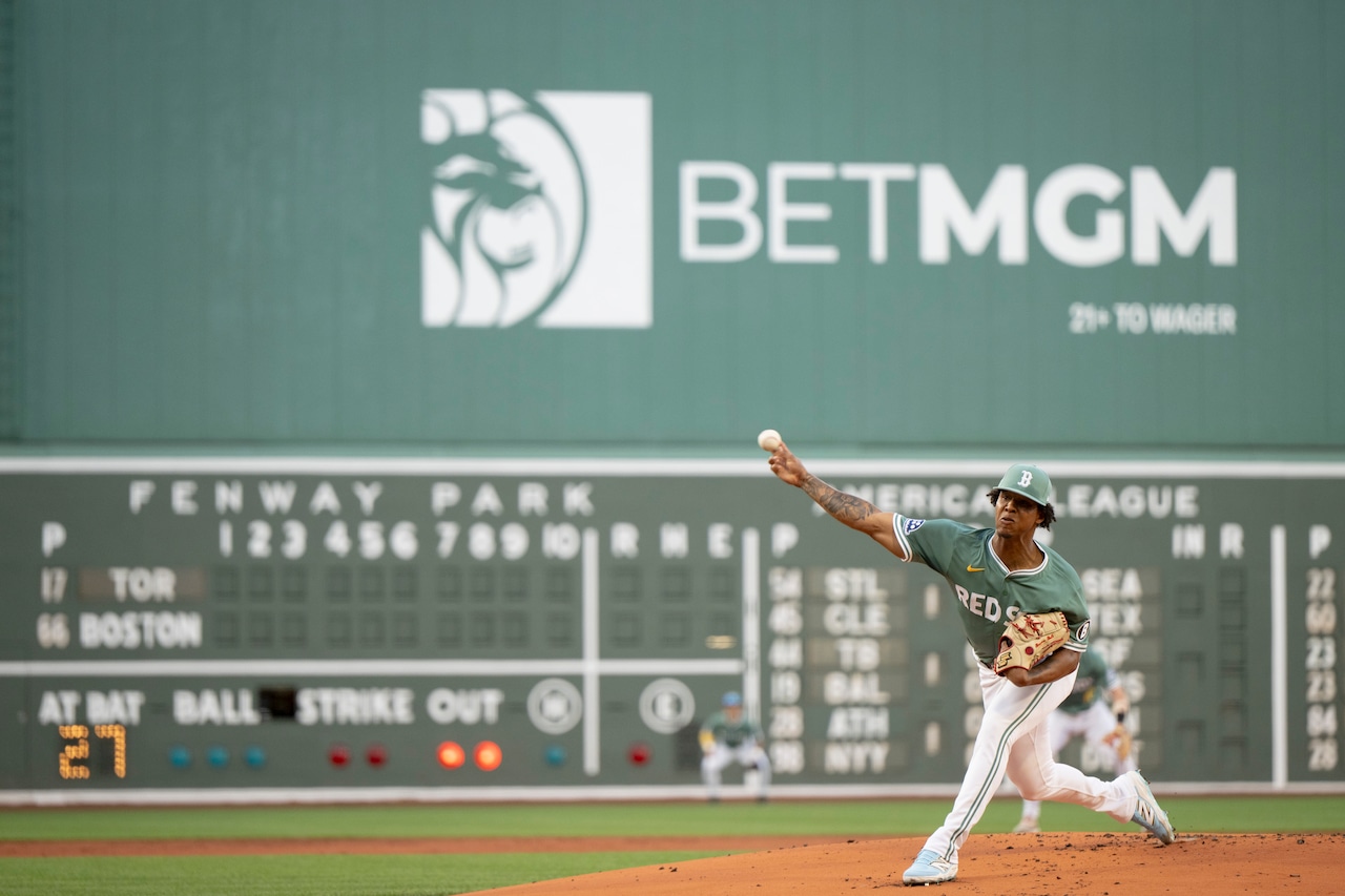 ChrisCotillo's tweet card. The Red Sox players voiced support for Fenway's concessions workers, who are on the verge of striking against Aramark.