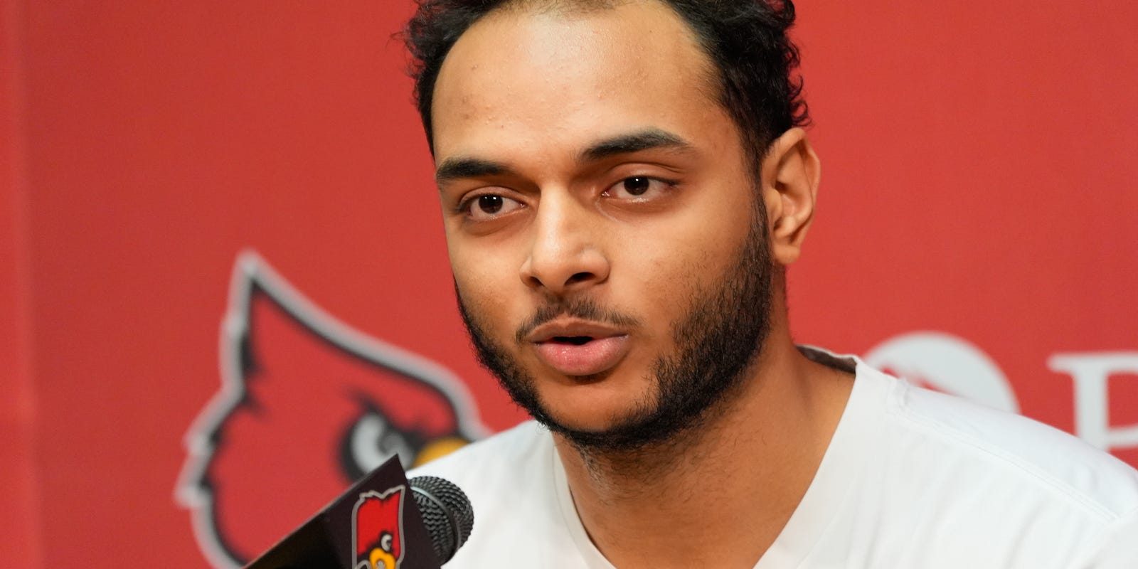 CardsHQ_CJ's tweet card. This summer, we're taking a player-by-player look at Louisville basketball's roster for Year 2 of the Pat Kelsey era. Up next: Aly Khalifa.