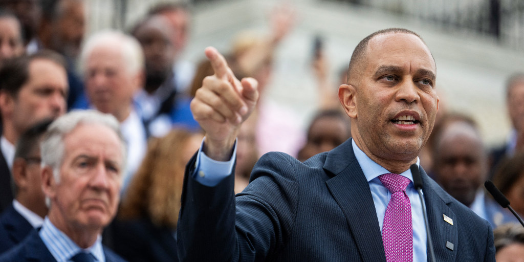 news_jul's tweet card. Democratic leaders have tried to squash impeachment pushes from rank-and-file lawmakers as progressives urge the party to fight harder against Trump.