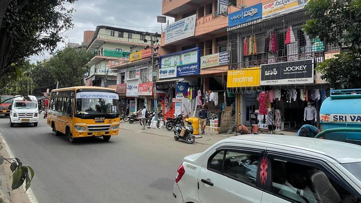 KA_HomeBuyers's tweet card. Property owners on ITPL - Hoodi Main Road facing land acquisition due to road widening, dispute BBMP's outdated ownership records.