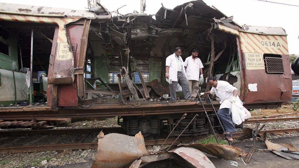 5Pillarsuk's tweet card. FacebookLikeShareTweetEmail Twelve Muslim men who spent nearly two decades in prison for the 2006 Mumbai train bombings have been acquitted by the Bombay High Court, which ruled that the prosecution...
