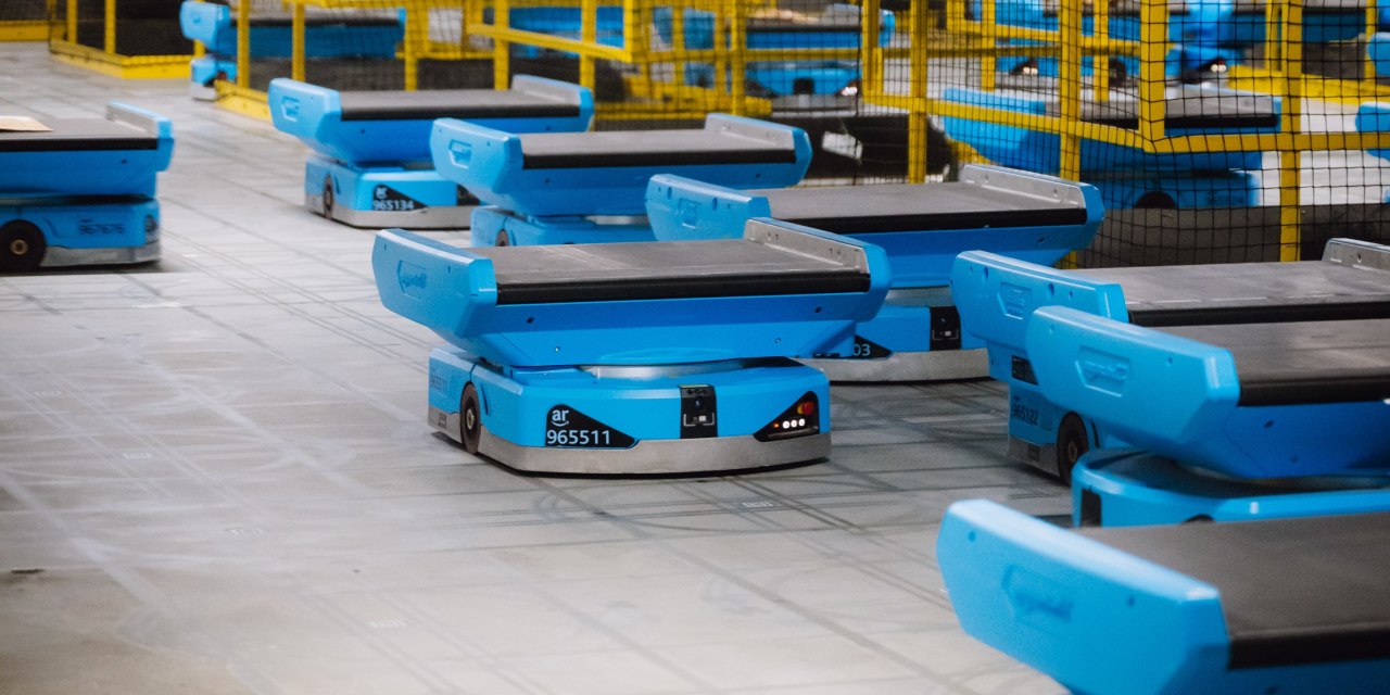 MFordFuture's tweet card. The number of robots in Amazon facilities just surpassed one million, the most the e-commerce giant has ever had.