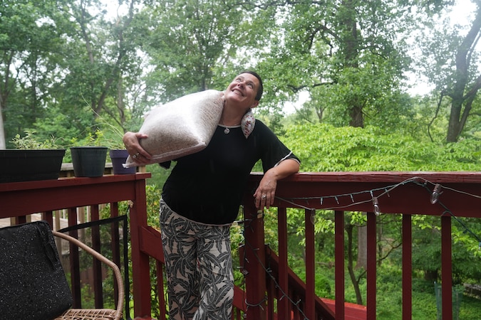 BaltimoreBanner's tweet card. Claudia Phillips makes therapeutic pillows filled with cherry pits, running her small business Cherapy from her Columbia apartment.