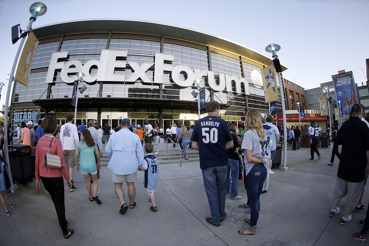 samhardiman's tweet card. The timeline for a deal to keep the Memphis Grizzlies on the court at FedExForum beyond 2029 has been pushed back.
