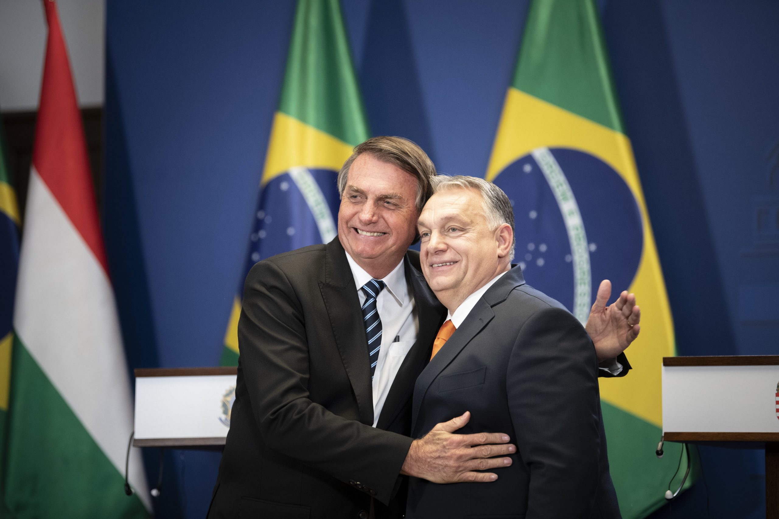 HungaryToday's tweet card. Brazil's Supreme Court has threatened arrest of former President Jair Bolsonaro for violating a ban on social media appearances.