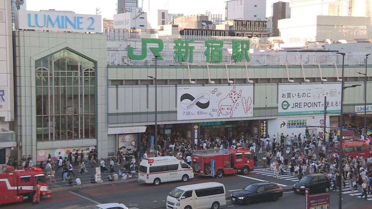 YahooNewsTopics's tweet card. おととい、JR山手線の電車内で乗客の女性のモバイルバッテリーから火が出て5人がけがをした火事で、このモバイルバッテリーはリコールの対象だったことがわかりました。