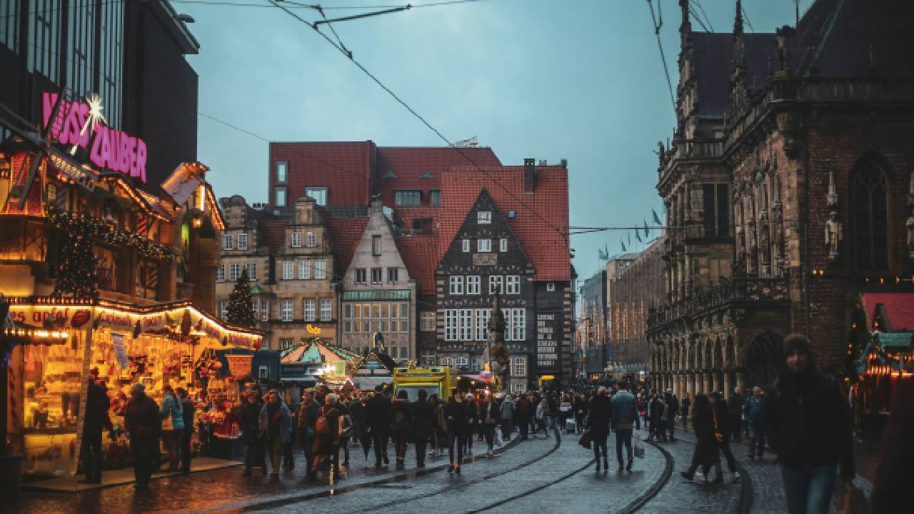 ModernityNews's tweet card. In Bremen, an incredible 73 percent of suspects are non-Germans