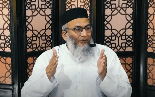 5Pillarsuk's tweet card. FacebookLikeShareTweetEmail A local Muslim community radio station has been fined £3,500 by Ofcom for “antisemitic hate speech” after it aired a speech by a Pakistani scholar in Urdu. On 17 October...