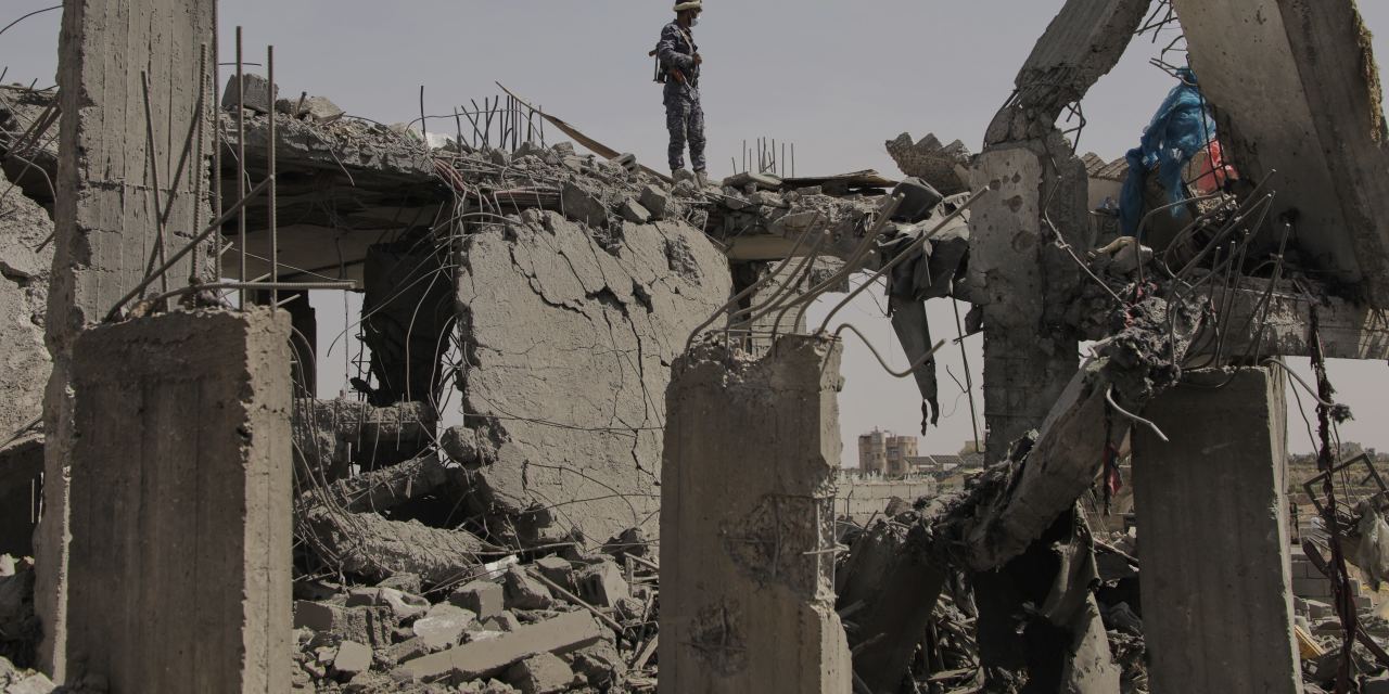 benoitfaucon's tweet card. Pro-government militias are sensing an opportunity to claw back territory from the Iran-backed Houthis, who have been hobbled by American bombing.