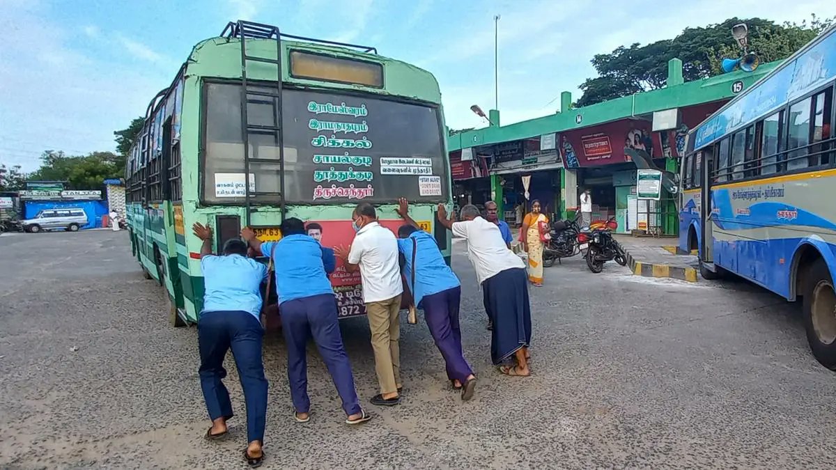 Sidzepp's tweet card. Tamil Nadu’s private bus expansion raises concerns over public transport privatisation, job security, and rising operational costs. With festival bus contracts and minibus schemes in focus, unions...